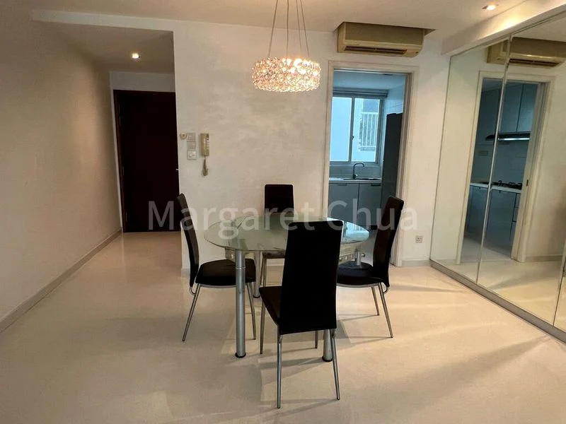 3 Bed Condo for Rent in  The Esparis - Image 1