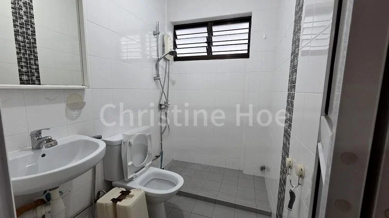 5 Room (5I) HDB for Sale in  799 Yishun Ring Road - Image 9