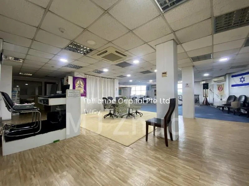 Office for Sale: Manhattan House - Image 1