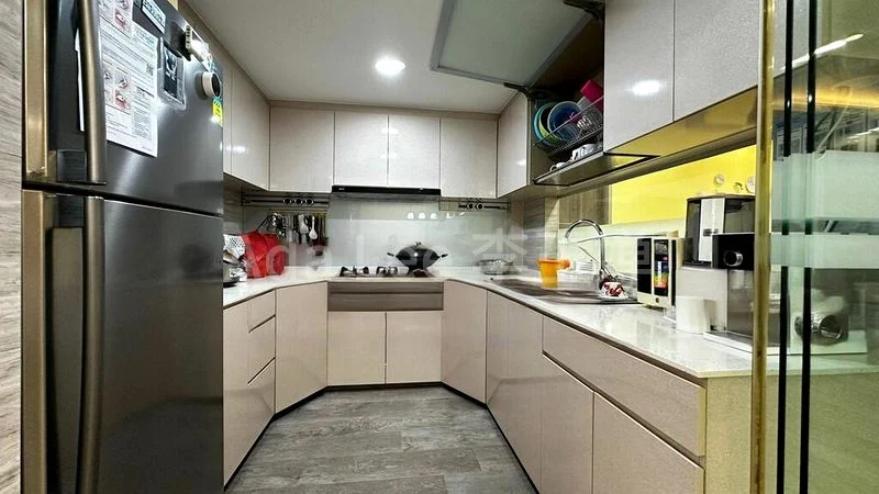 Jumbo HDB for Sale in 434 Ang Mo Kio Avenue 10 - Image 4