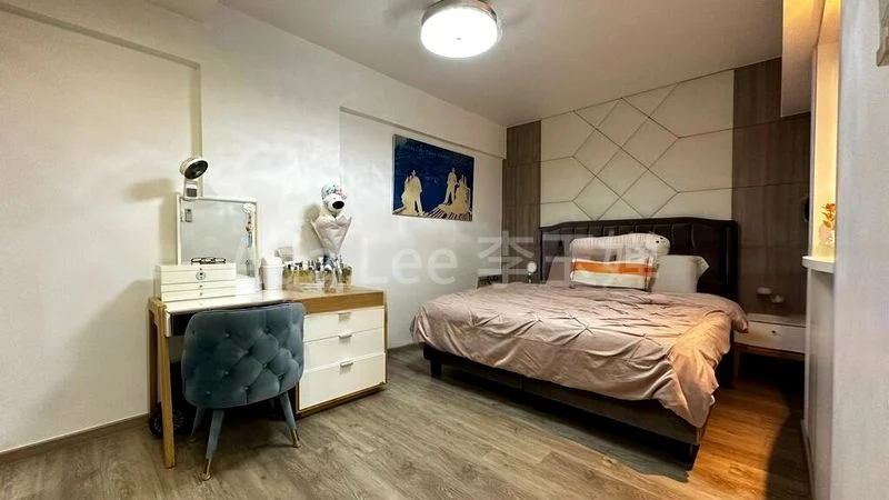 Jumbo HDB for Sale in 434 Ang Mo Kio Avenue 10 - Image 2