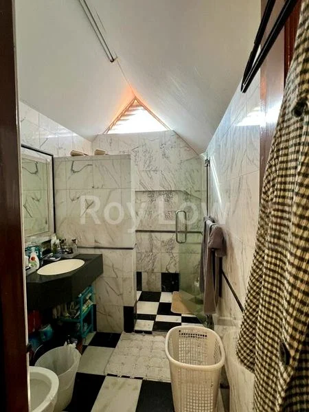 5 Bed Bungalow (Landed) for Sale in  Dunearn Estate - Image 5