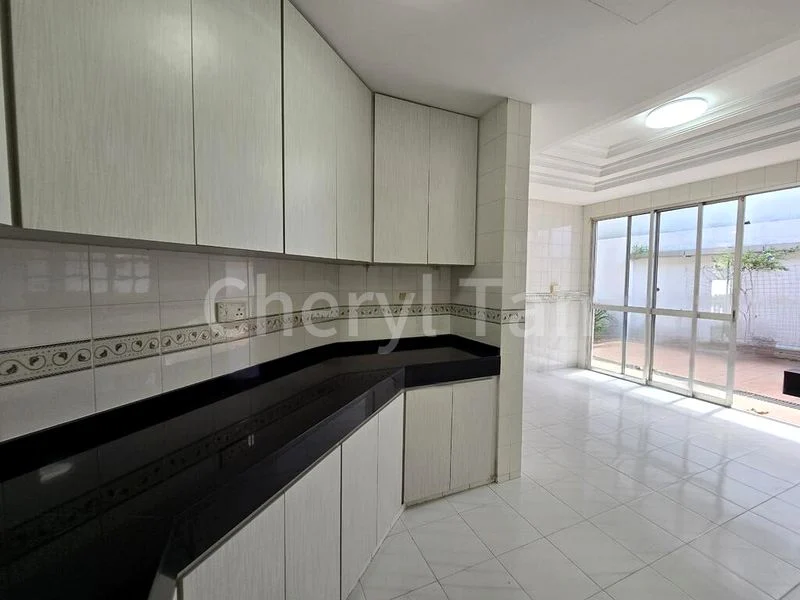 6 Bed Bungalow (Landed) for Rent in  Yarwood Avenue - Image 8