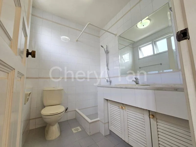 6 Bed Bungalow (Landed) for Rent in  Yarwood Avenue - Image 12