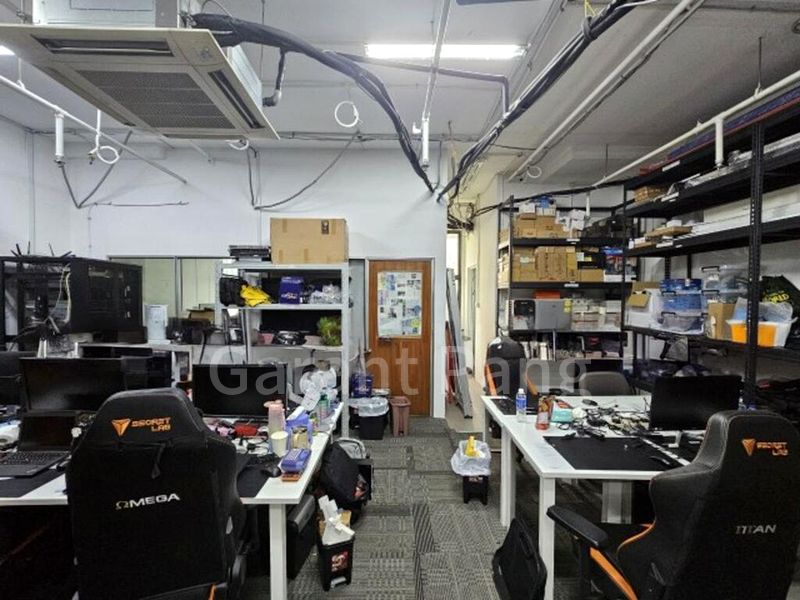 Light Industrial (B1) for Rent: Midview City - Image 2