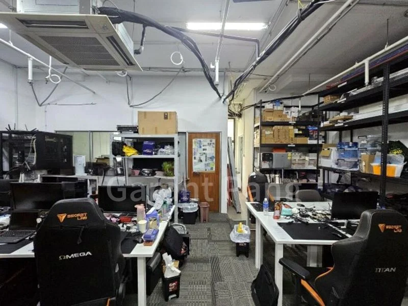 Light Industrial (B1) for Rent: Midview City - Image 2