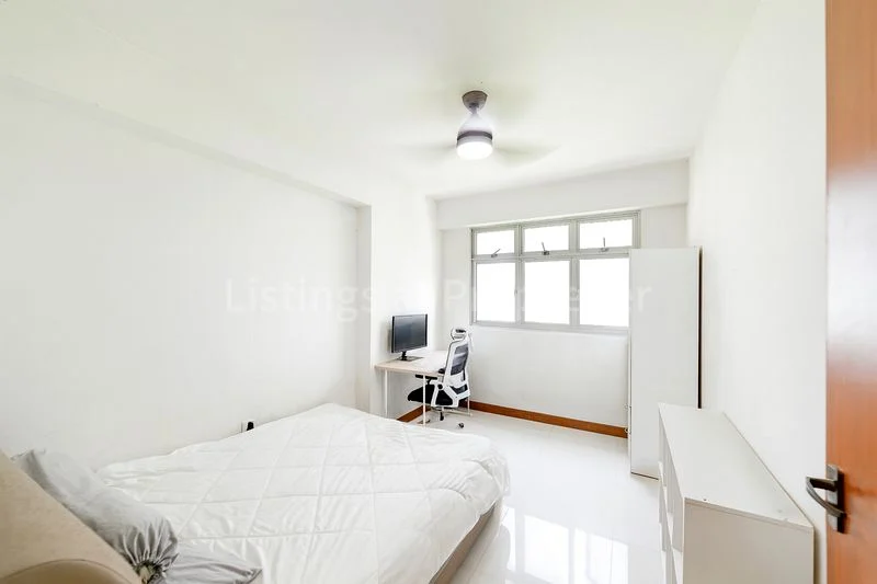 4 Room (4A) HDB for Sale in 673B Edgefield Plains - Image 10