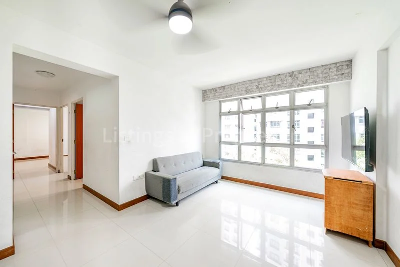 4 Room (4A) HDB for Sale in 673B Edgefield Plains - Image 1