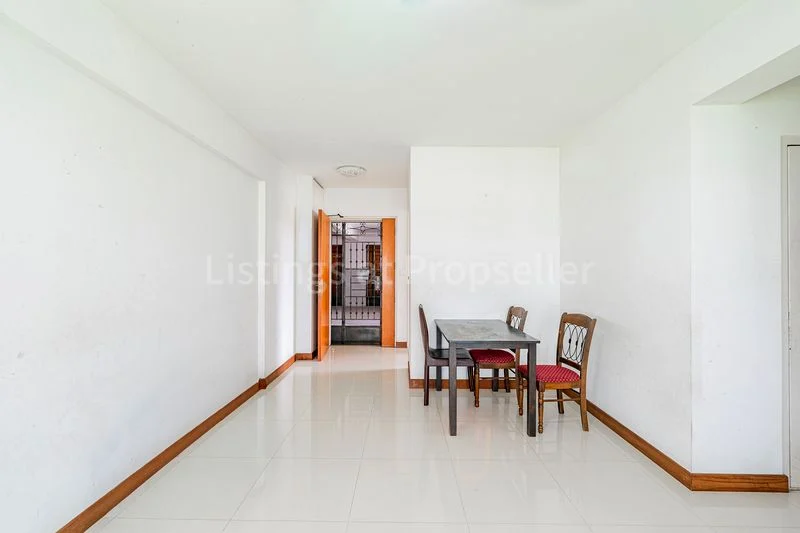 4 Room (4A) HDB for Sale in 673B Edgefield Plains - Image 6