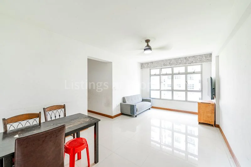 4 Room (4A) HDB for Sale in 673B Edgefield Plains - Image 3