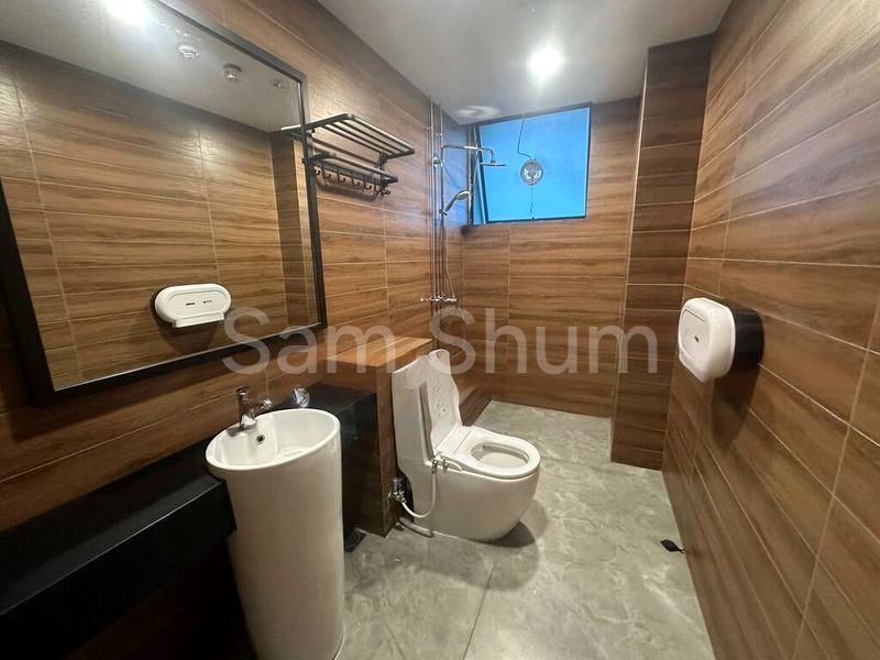 Light Industrial (B1) for Sale: Lhk3 Building - Image 1