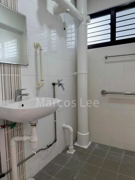 Common Room (HDB) for Rent in 410 Pandan Gardens - Image 2