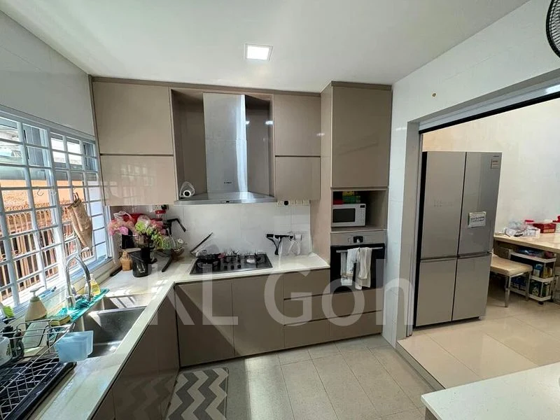 3 Bed Terraced House (Landed) for Sale in  Thomson Ridge - Image 4
