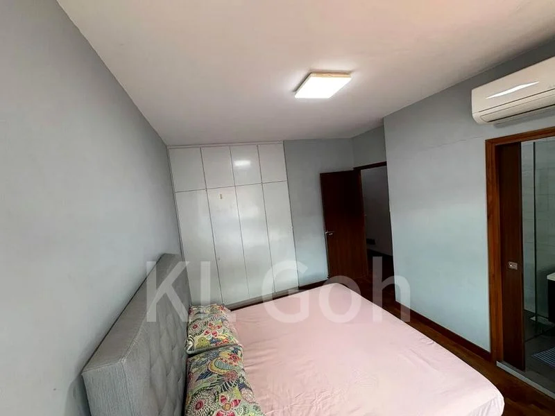 3 Bed Terraced House (Landed) for Sale in  Thomson Ridge - Image 1