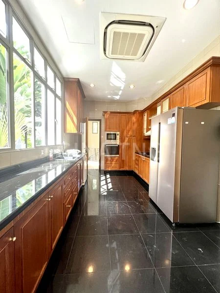 6 Bed Bungalow (Landed) for Rent in  Holland Grove Park - Image 10