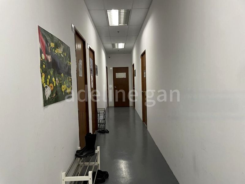 Light Industrial (B1) for Rent: Lip Hing Industrial Building - Image 5