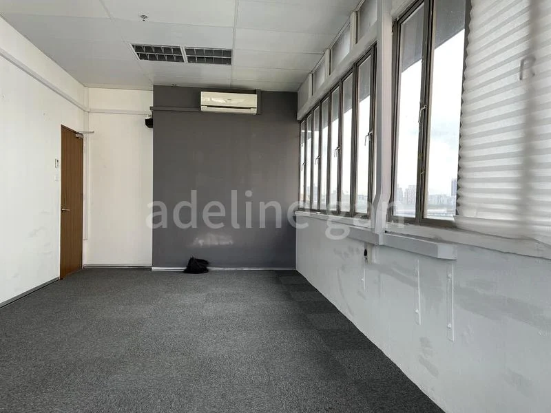 Light Industrial (B1) for Rent: Lip Hing Industrial Building - Image 11