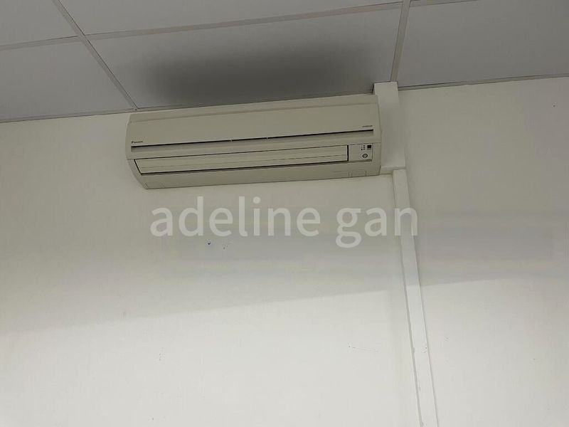 Light Industrial (B1) for Rent: Lip Hing Industrial Building - Image 3