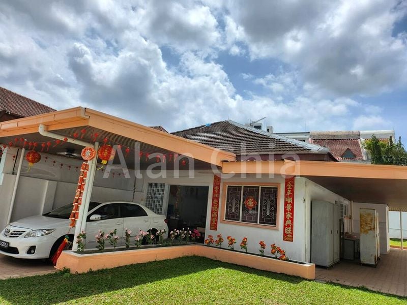 3 Bed Semi-Detached House (Landed) for Sale in  Sembawang Hills Estate - Image 1