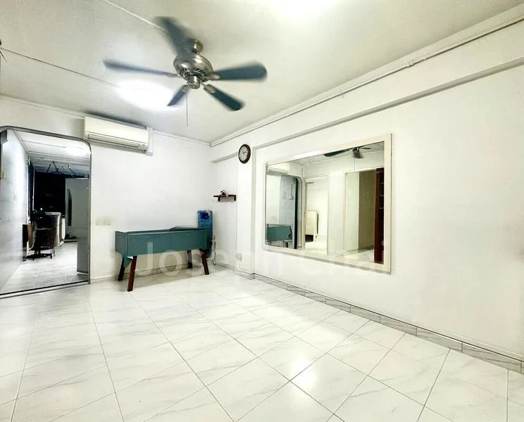 3 Room (3S) HDB for Rent in  27 Jalan Bahagia - Image 1