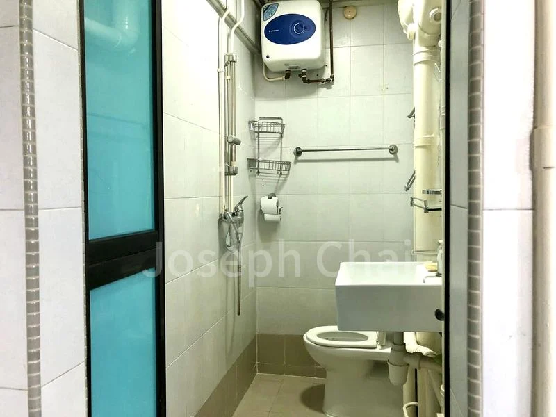 3 Room (3S) HDB for Rent in  27 Jalan Bahagia - Image 5