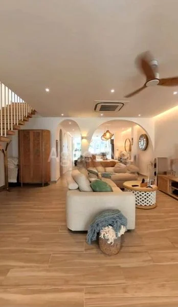 4 Bed Terraced House (Landed) for Sale in  Chai Chee Road - Image 1