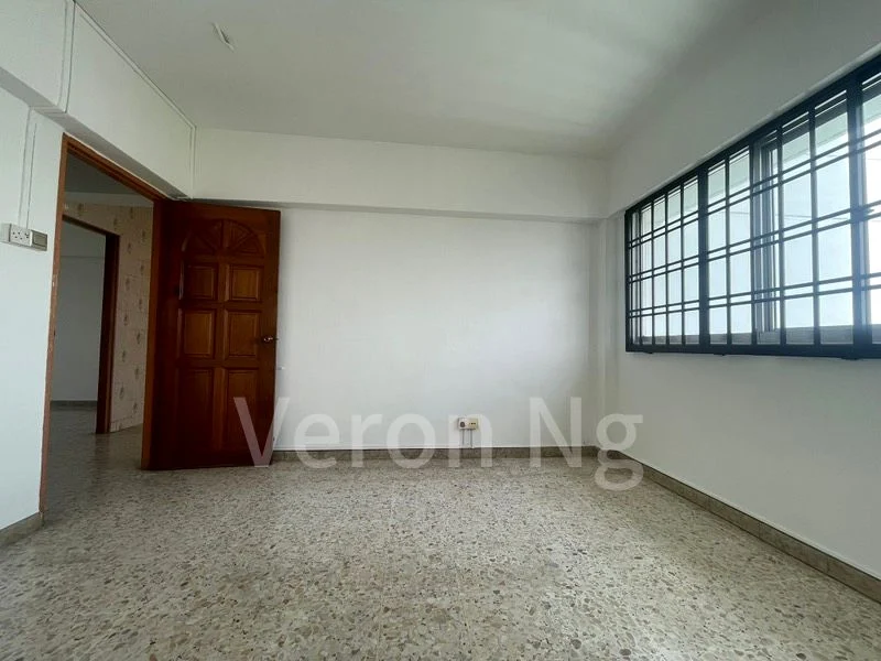 4 Room (4A) HDB for Sale in 105 Tampines Street 11 - Image 2