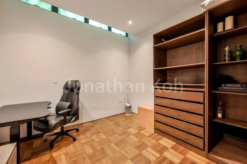 6 Bed Semi-Detached House (Landed) for Sale in Toh Estate - Image 3