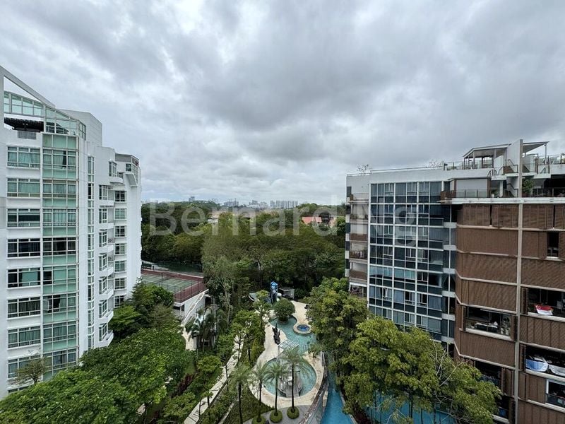 4 Bed Condo for Sale in  Floridian - Image 1