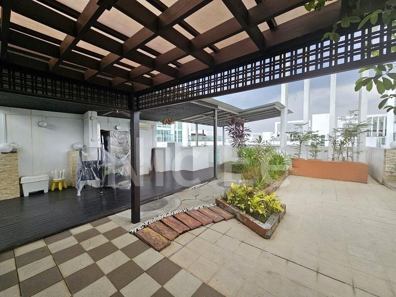 3 Bed Condo for Rent in  The Cascadia - Image 2