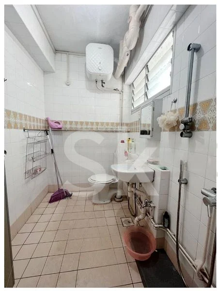 5 Room (5I) HDB for Rent in  496E Tampines Avenue 9 - Image 4