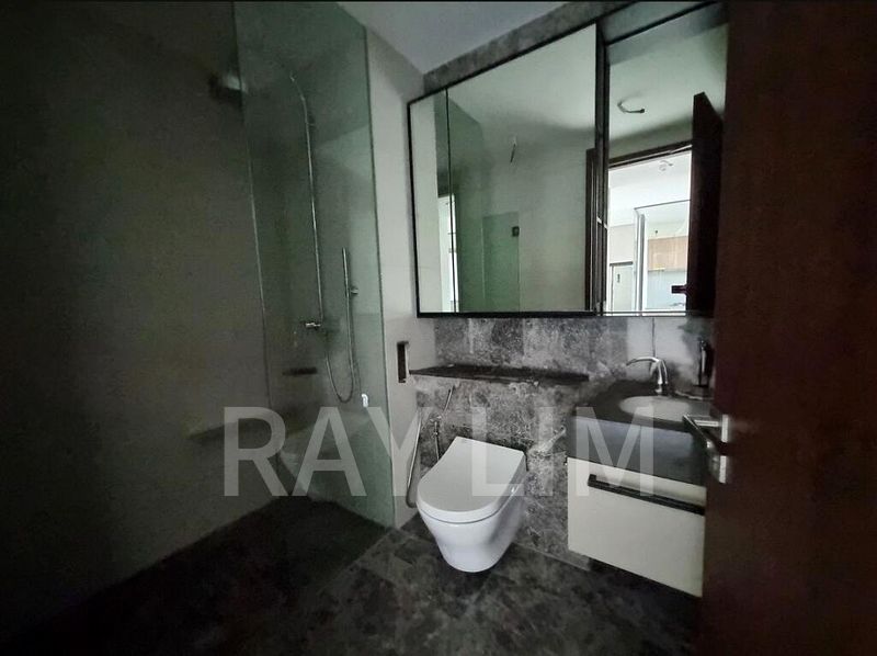 4 Bed Condo for Rent in  Holland Grove Road - Image 12