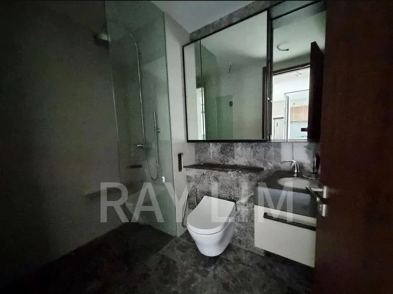 4 Bed Condo for Rent in  Holland Grove Road - Image 13