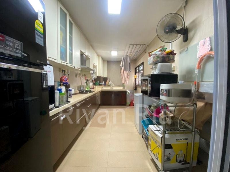 5 Room (5I) HDB for Rent in  201 Petir Road - Image 2