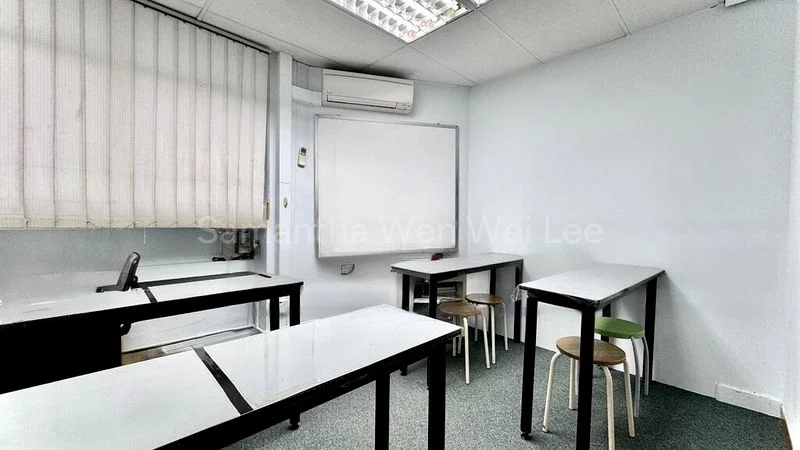 Shop / Shophouse for Rent: 158 Bukit Batok Street 11 - Image 4