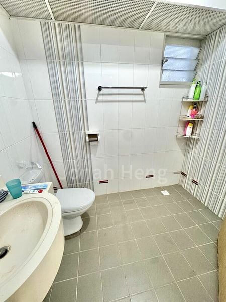 4 Room (4A) HDB for Sale in 322A Sumang Walk - Image 5