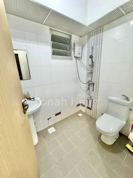 4 Room (4A) HDB for Sale in 322A Sumang Walk - Image 6
