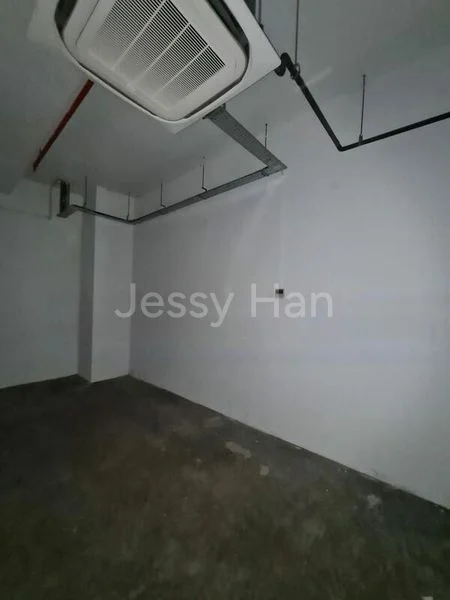 Light Industrial (B1) for Sale: The Commerze @ Irving - Image 3