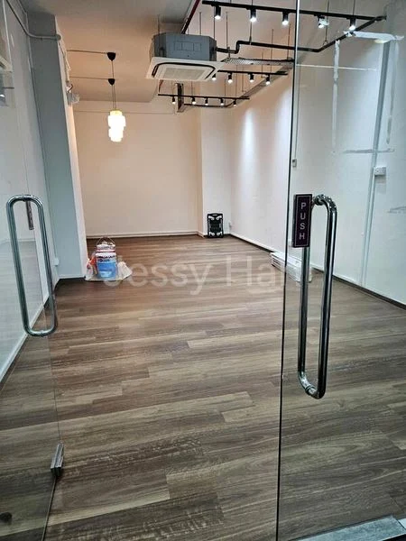 Light Industrial (B1) for Sale: The Commerze @ Irving - Image 6