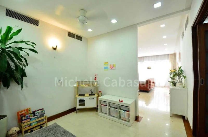 3 Bed Condo for Rent in  Nassim Jade - Image 5