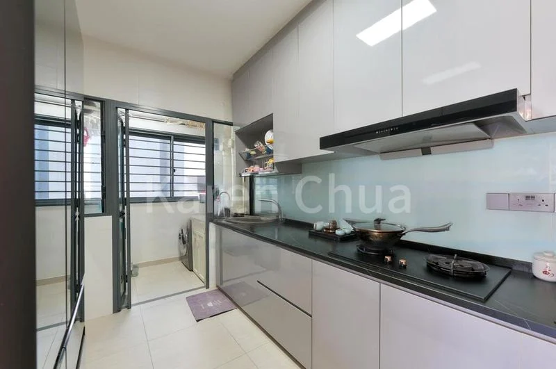 5 Room (5A) HDB for Sale in  445A Clementi Avenue 3 - Image 4