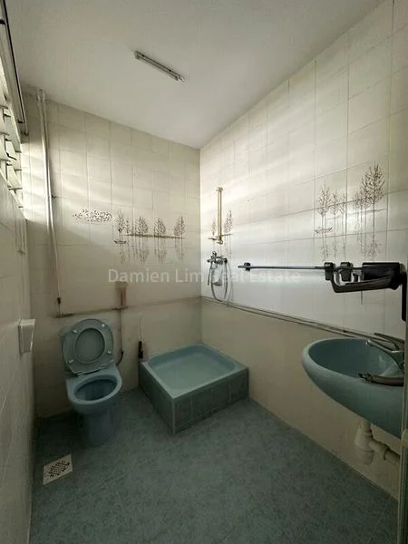 5 Bed Terraced House (Landed) for Sale in  Toh Tuck Garden - Image 9