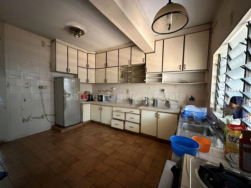 5 Bed Terraced House (Landed) for Sale in  Toh Tuck Garden - Image 5