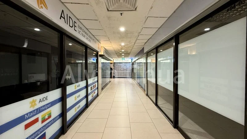 Mall Shop for Sale in Lucky Plaza - Image 8