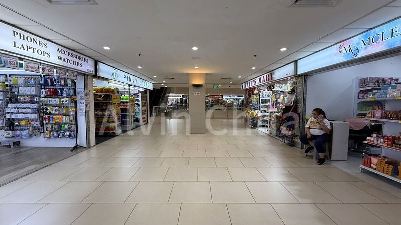 Mall Shop for Sale in Lucky Plaza - Image 9