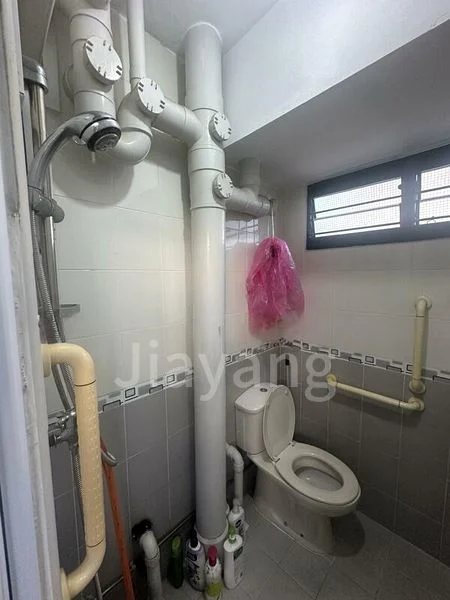 Common Room (HDB) for Rent in  209 Ang Mo Kio Avenue 3 - Image 2
