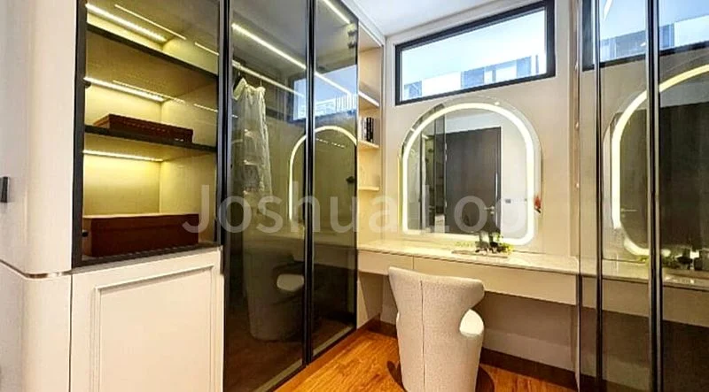 5 Bed Semi-Detached House (Landed) for Sale around  Jalan Loyang Besar - Image 16