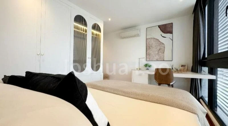 5 Bed Semi-Detached House (Landed) for Sale around  Jalan Loyang Besar - Image 5