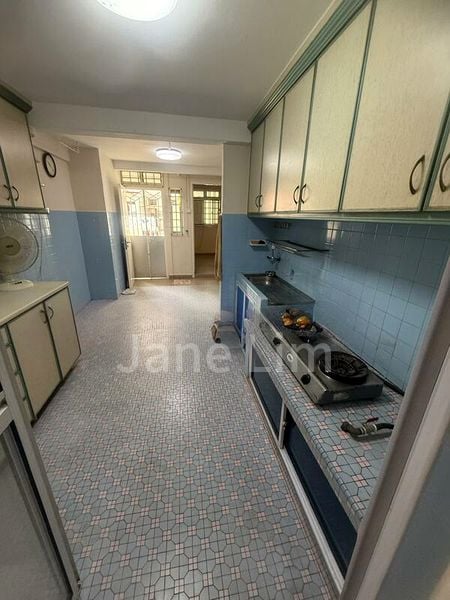 3 Room (3I) HDB for Sale in  112 Lorong 1 Toa Payoh - Image 3