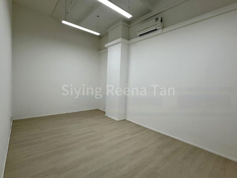 Light Industrial (B1) for Rent: Woodlands Loop - Image 5